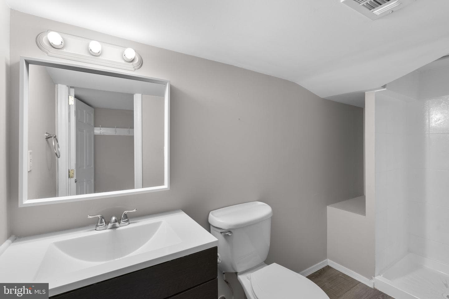 122 Burnett Street photo 23