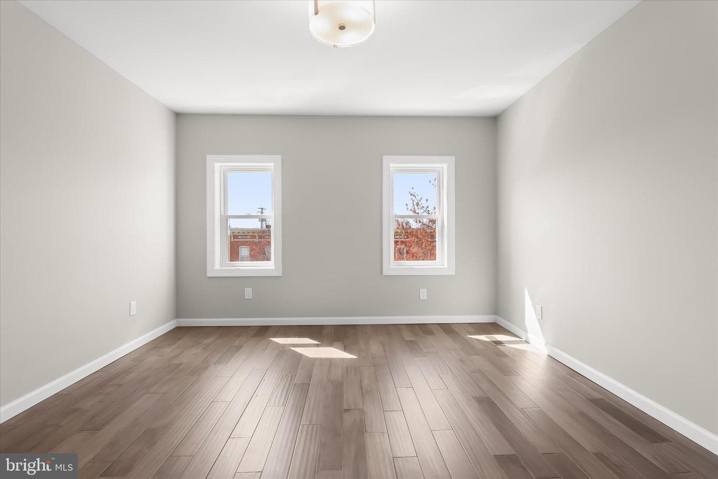 1015 S Kenwood Avenue photo 18