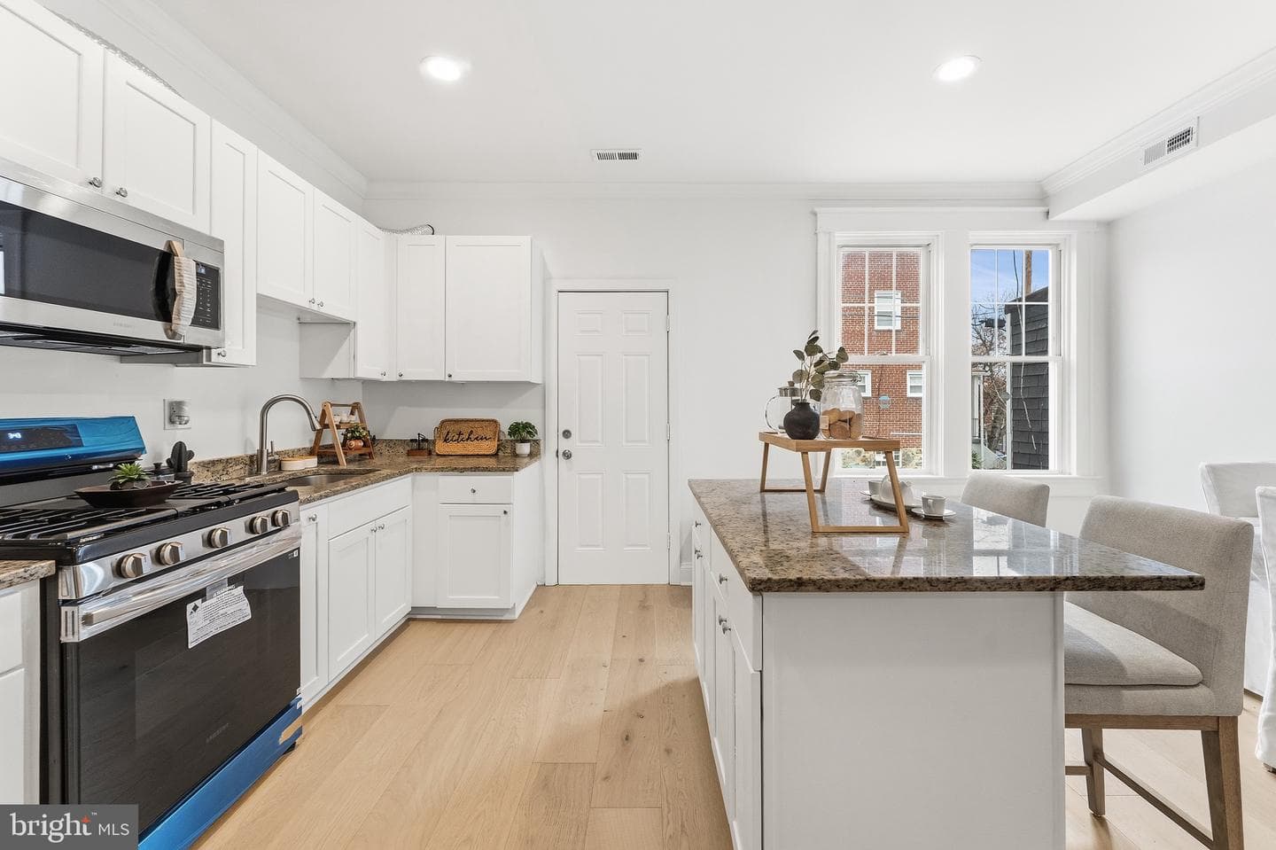 15 S Tremont Road photo 17
