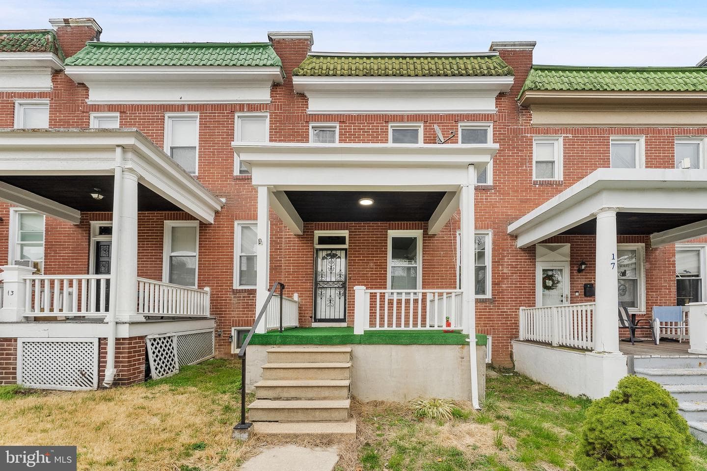 15 S Tremont Road photo 3