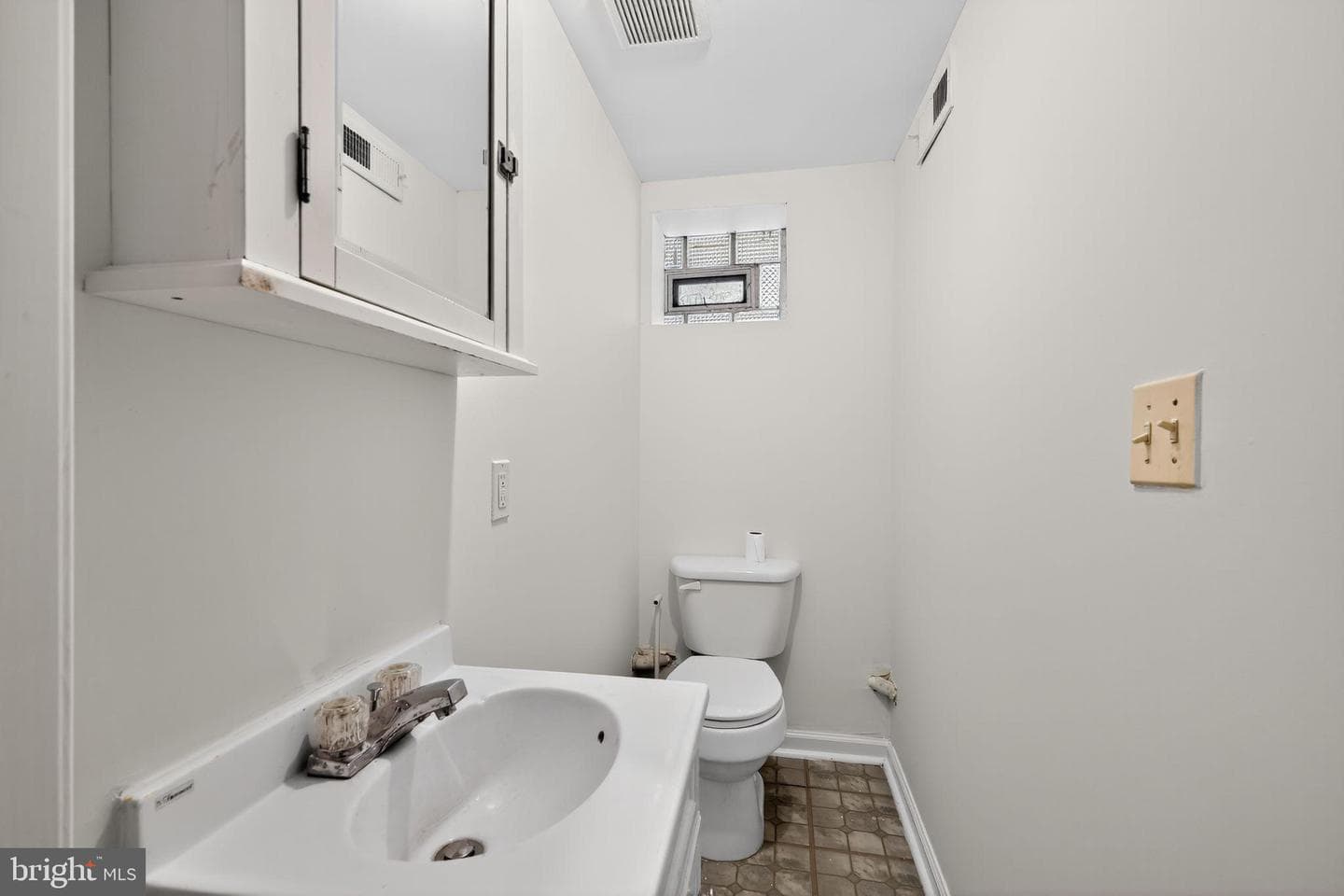 2737 Riggs Avenue photo 24
