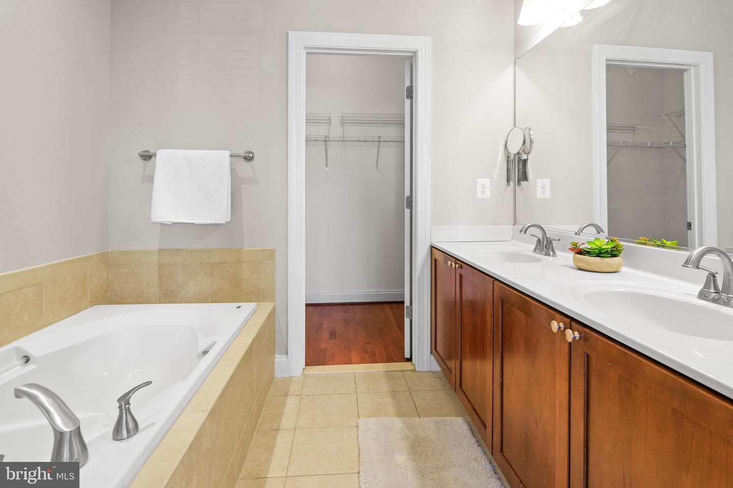 3903 Fleet Street photo 23