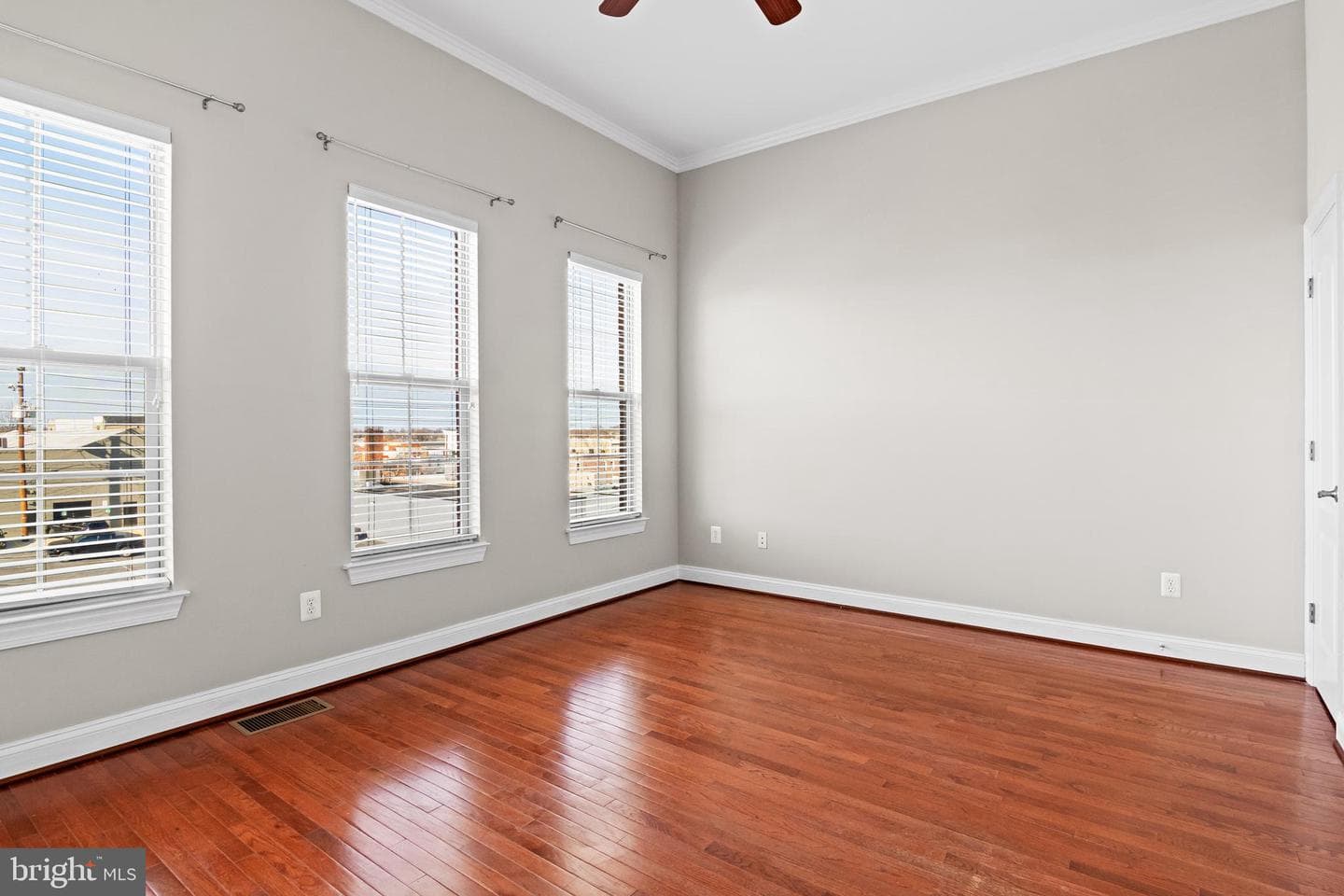 3903 Fleet Street photo 36