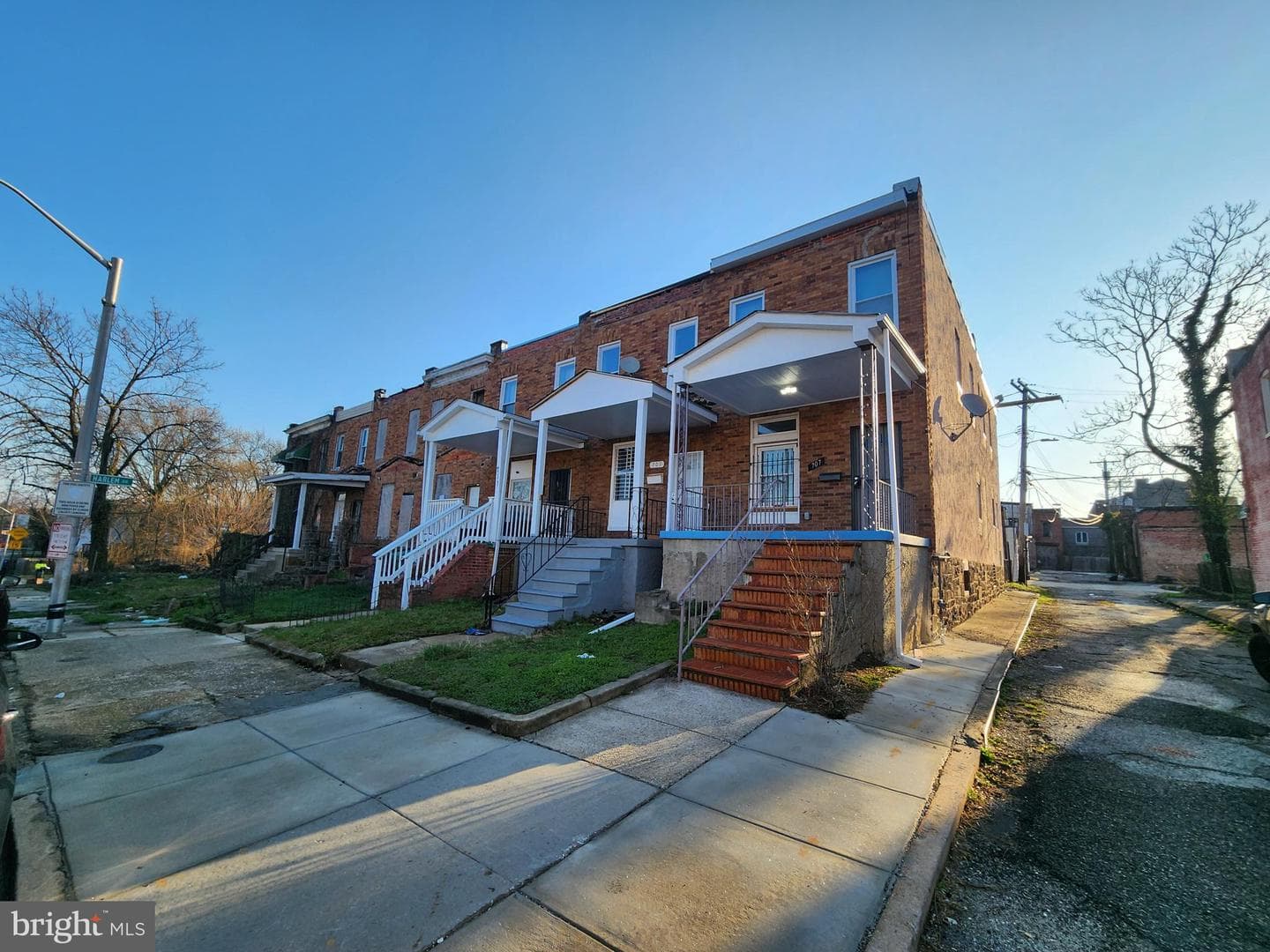 707 N Longwood St photo 2