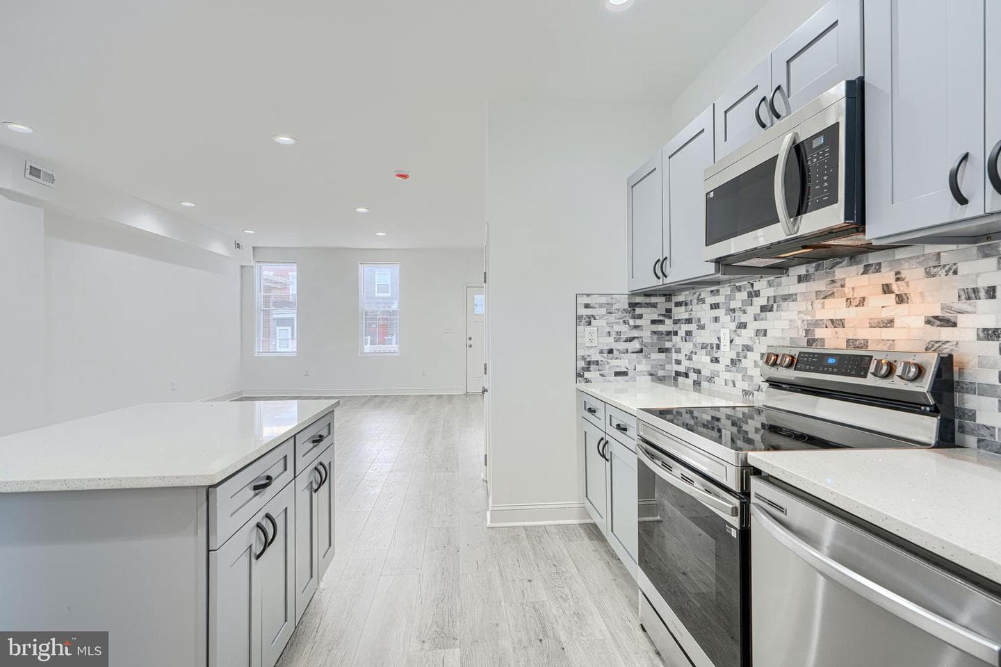 615 Linnard Street photo 5