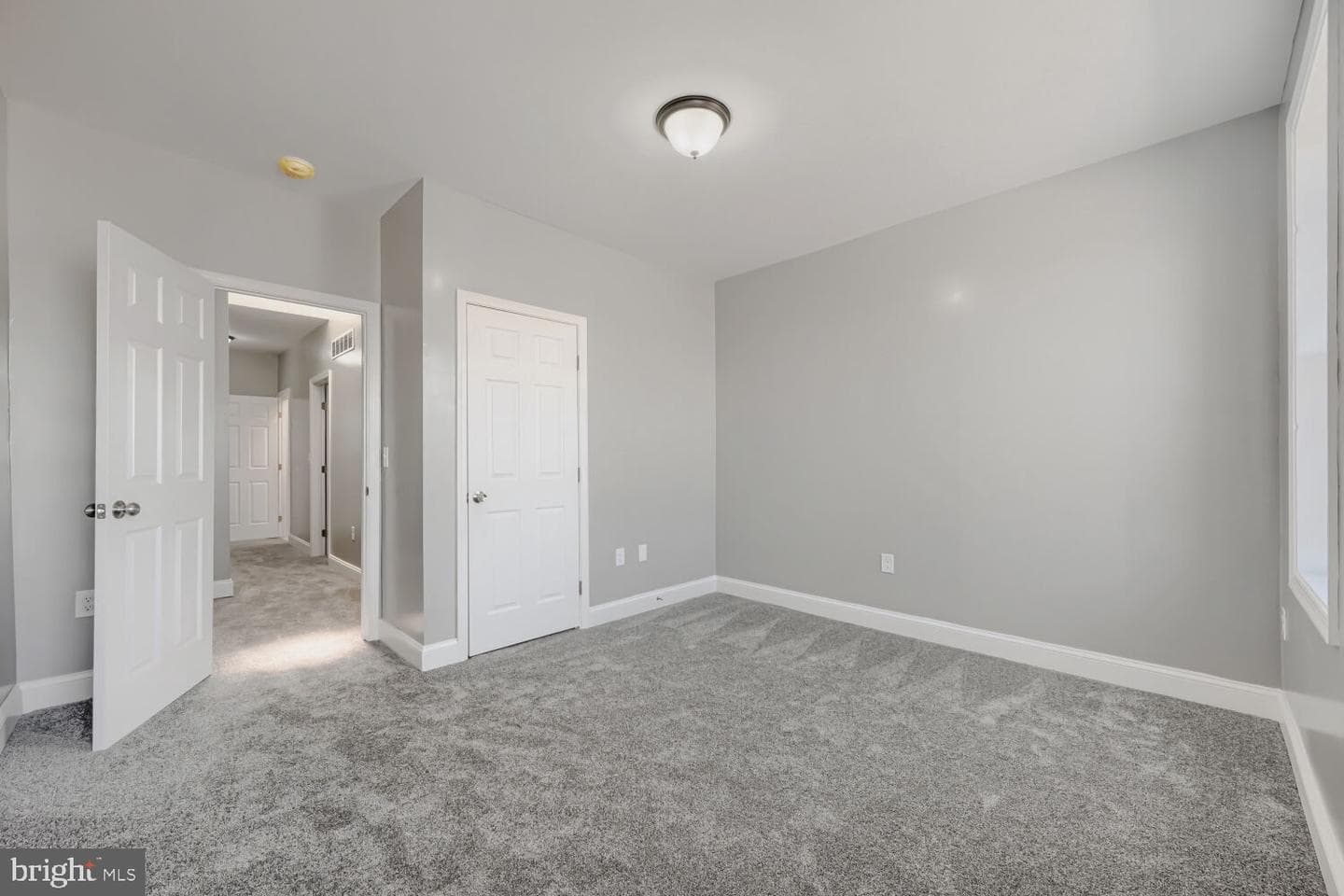 3127 E Monument Street photo 15