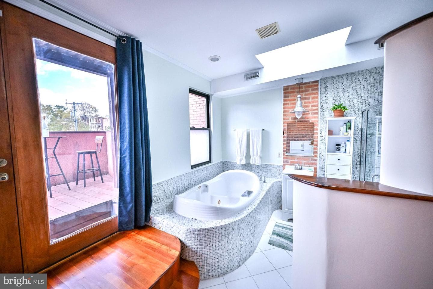 240 Wilson Street photo 50
