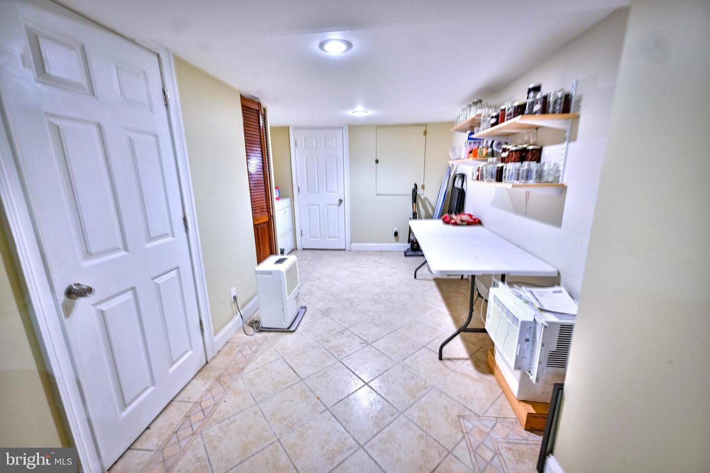240 Wilson Street photo 55
