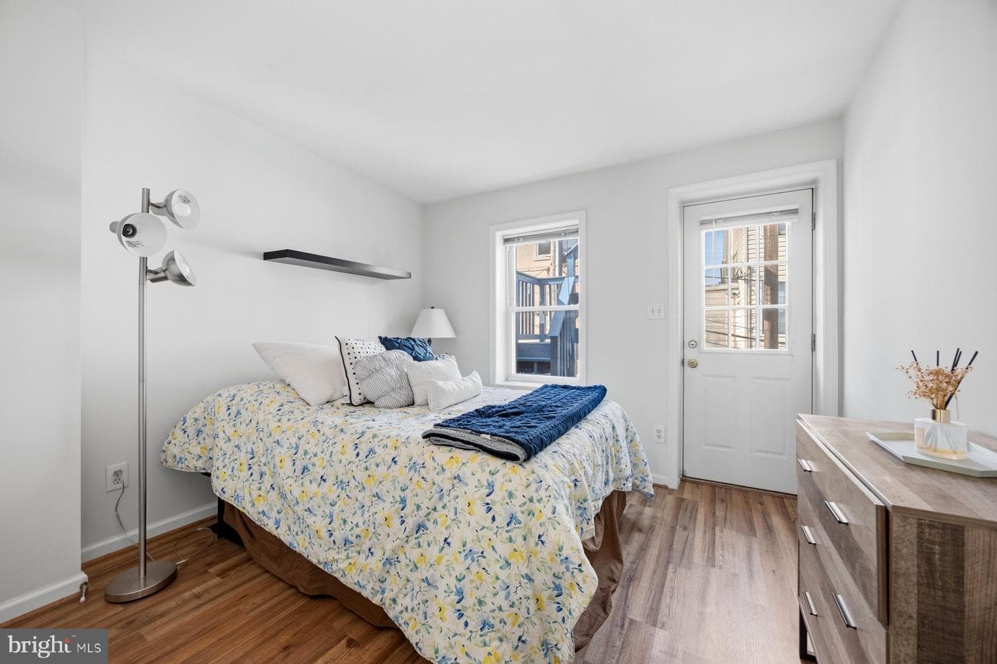 420 E Clement Street photo 16