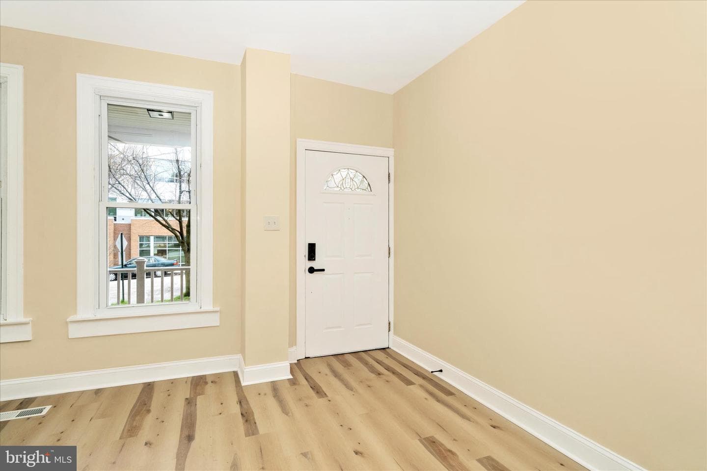 728 E 35th Street photo 4