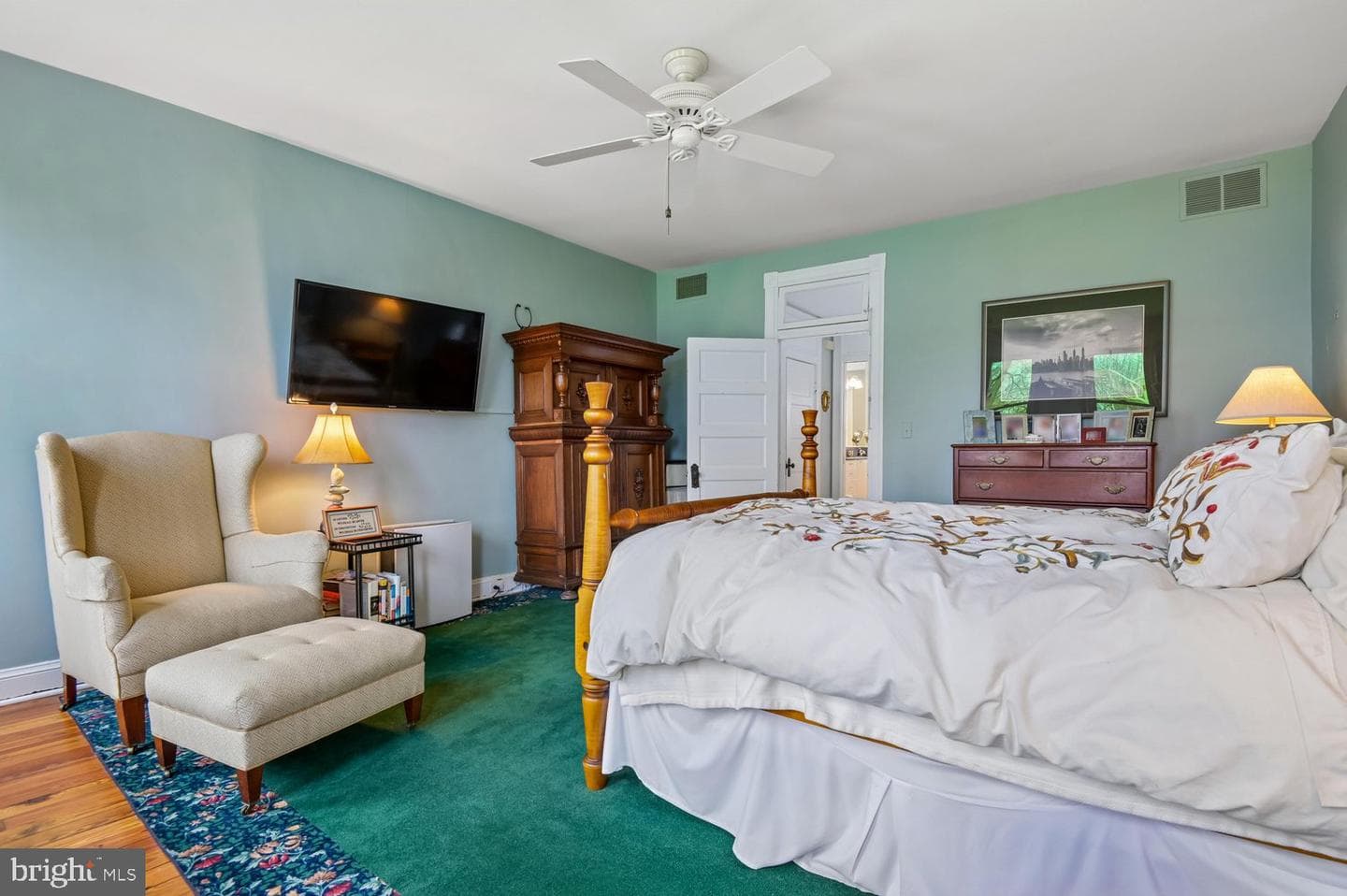 335 Warren Avenue photo 36
