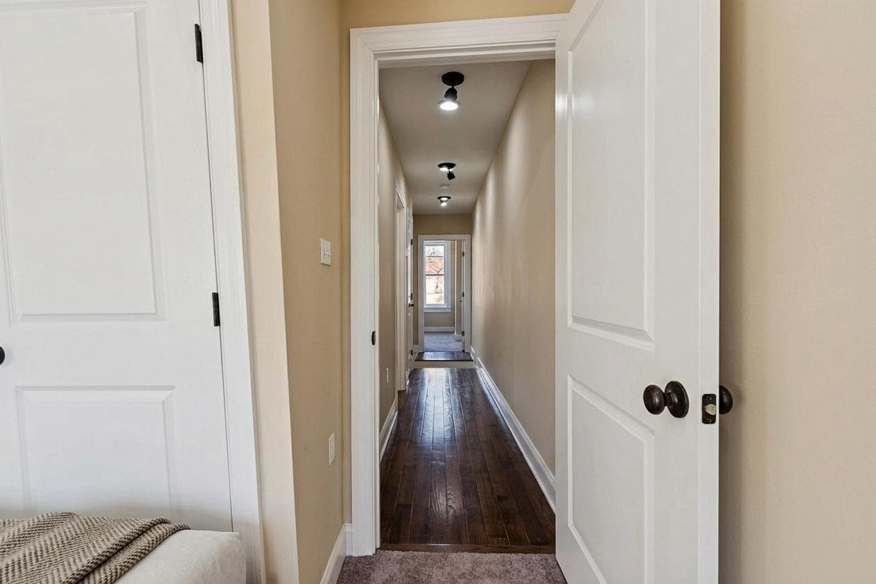 1602 N Bond Street photo 11
