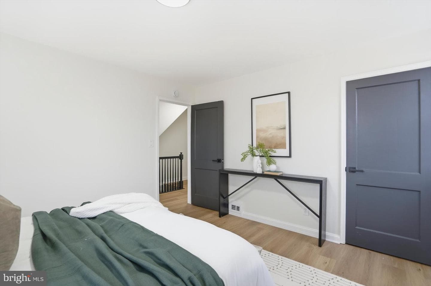 2045 Woodbourne Avenue photo 22