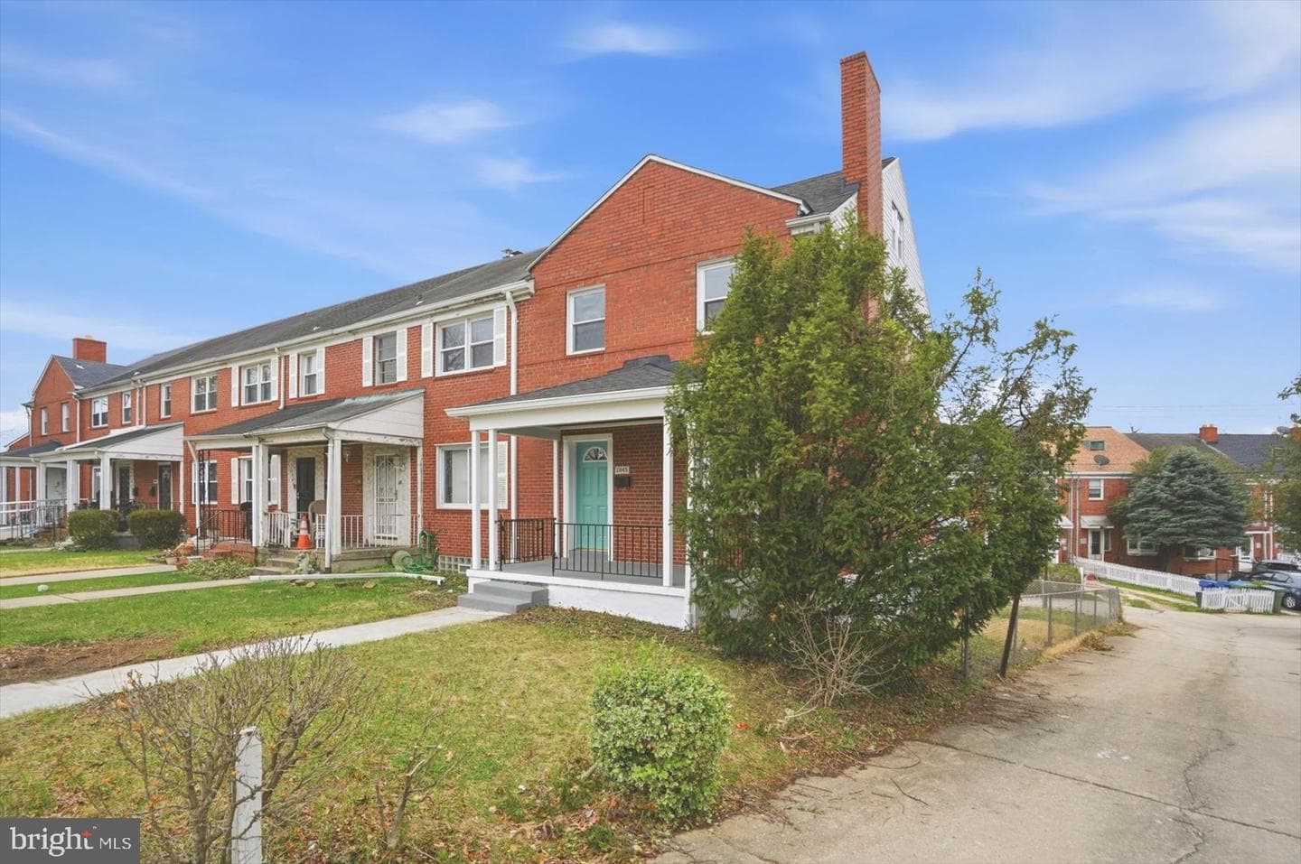2045 Woodbourne Avenue photo 37