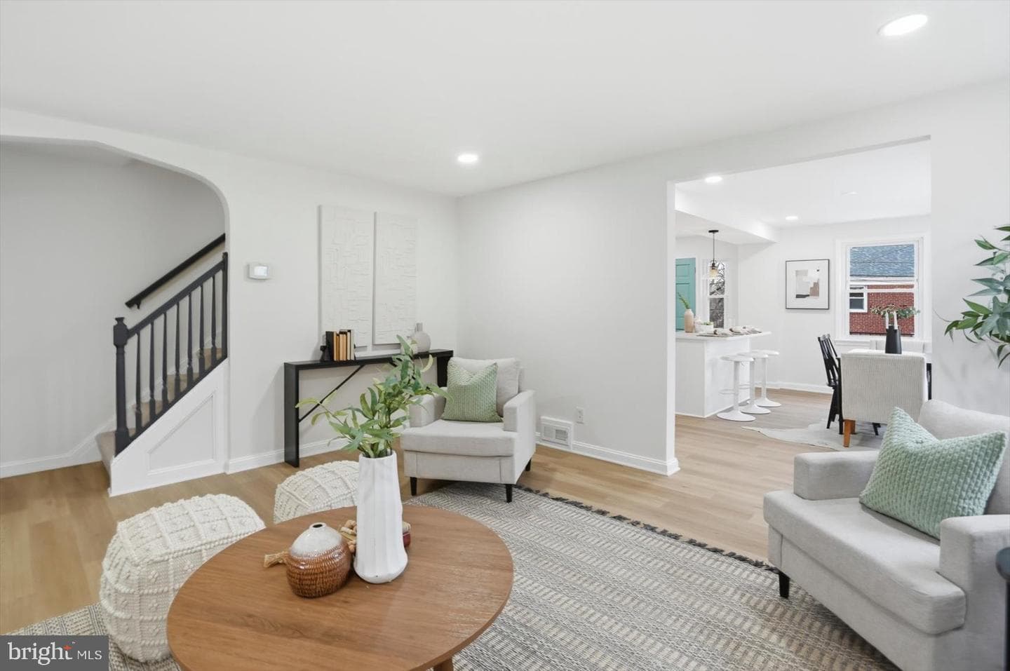 2045 Woodbourne Avenue photo 4