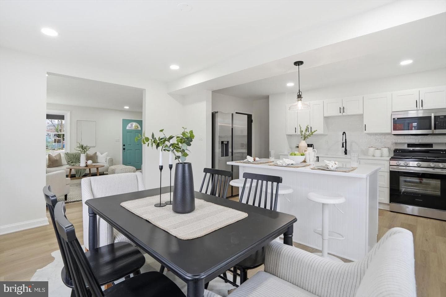 2045 Woodbourne Avenue photo 6
