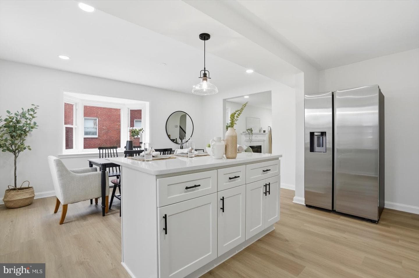 2045 Woodbourne Avenue photo 9