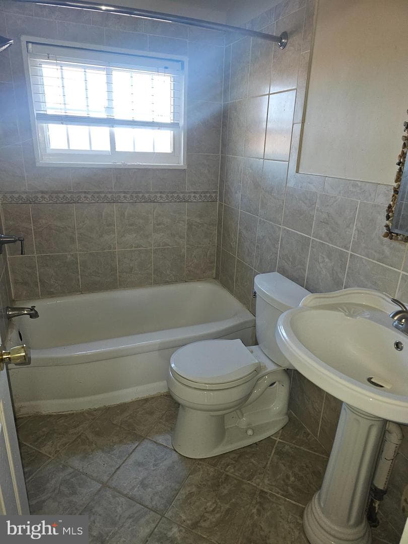 4728 Williston Street photo 8