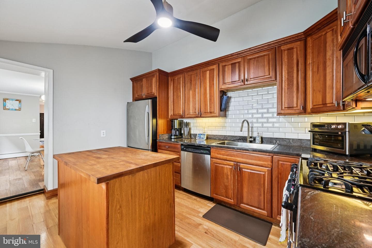 219 S Washington Street photo 19