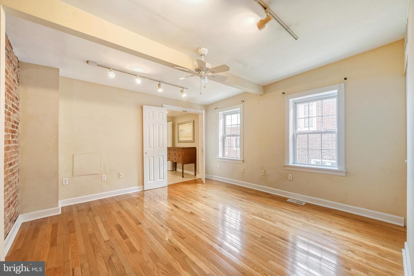 210 E Randall Street photo 20