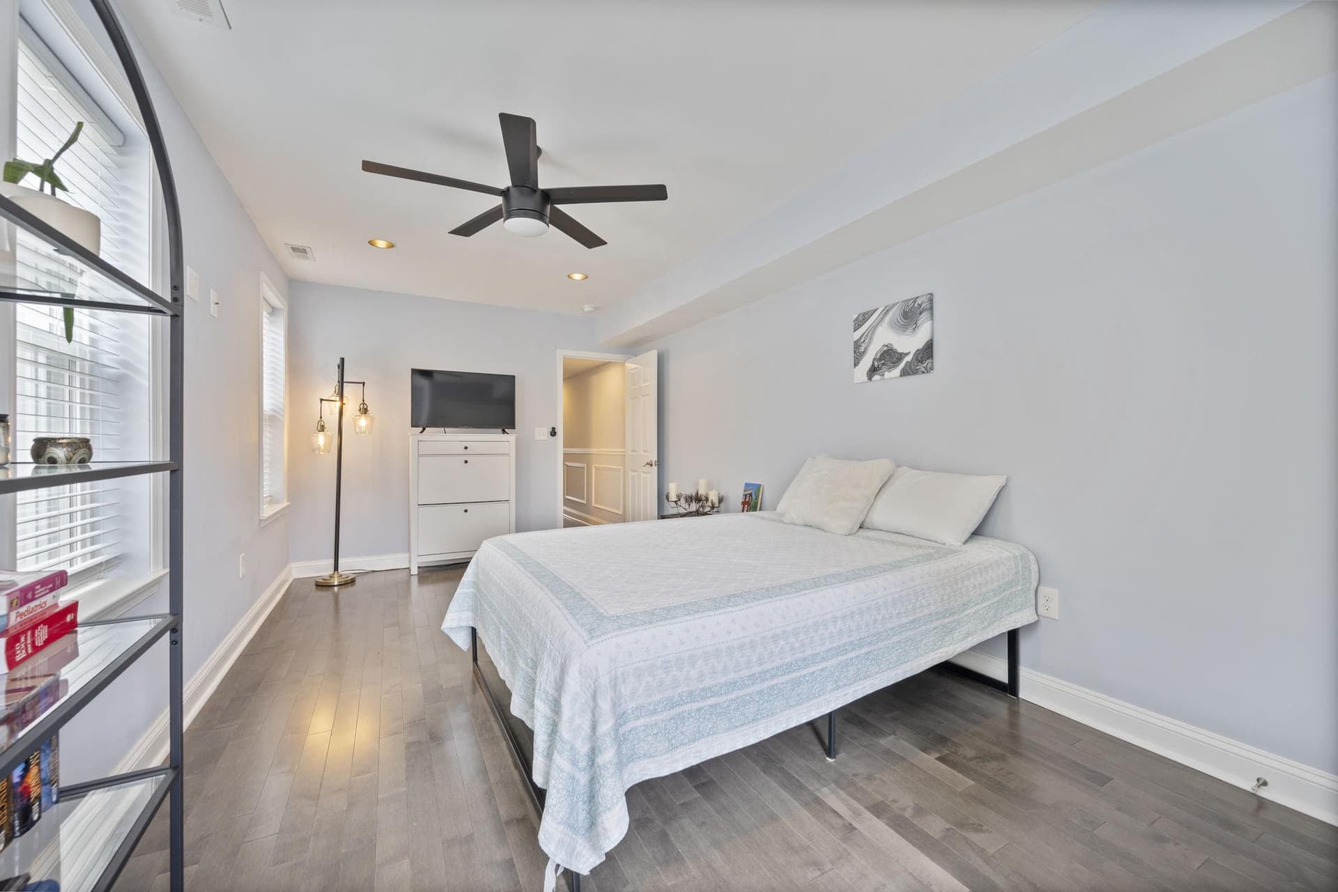 2010 E Lombard Street photo 28