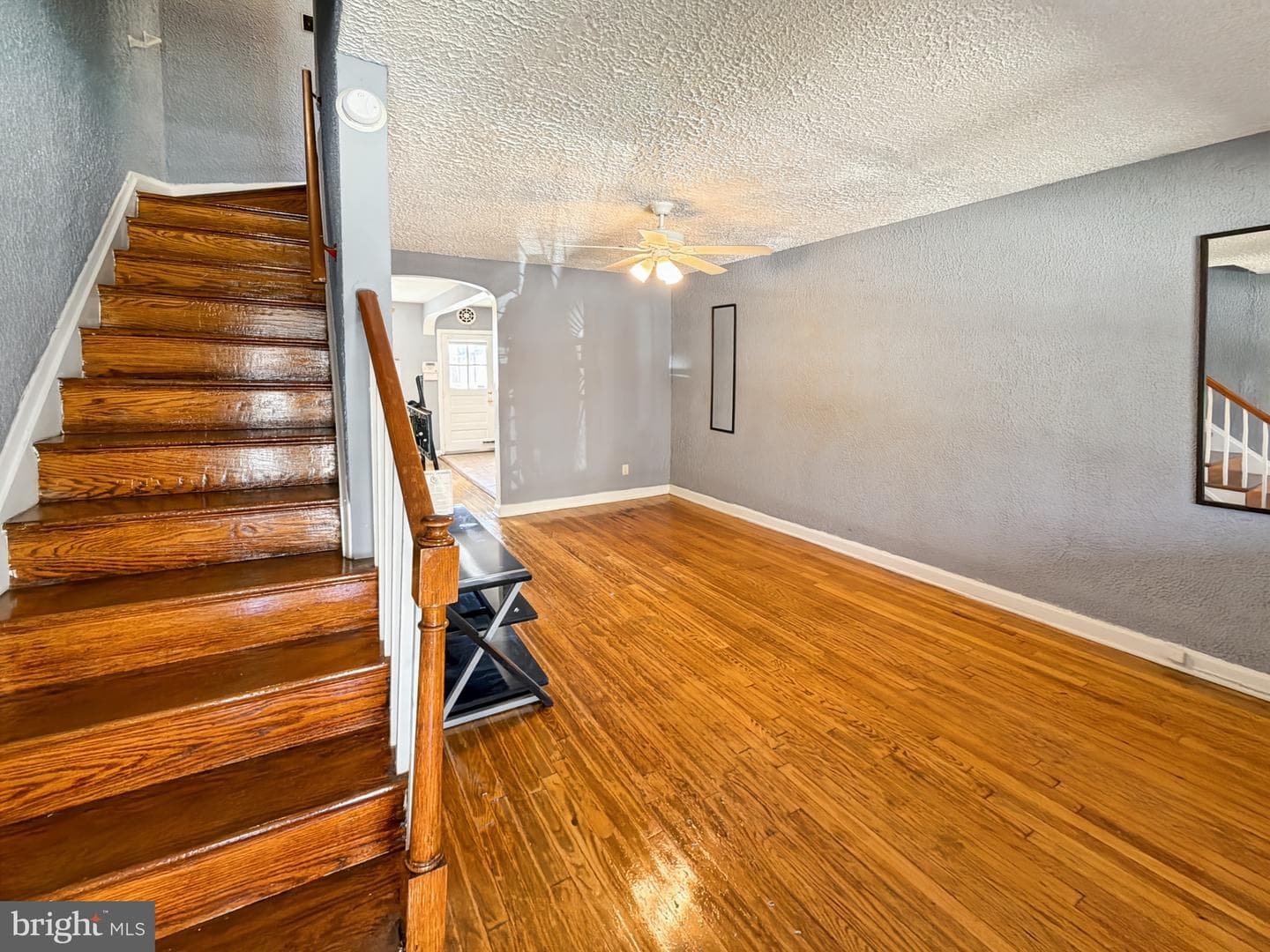 2709 E Hoffman Street photo 3