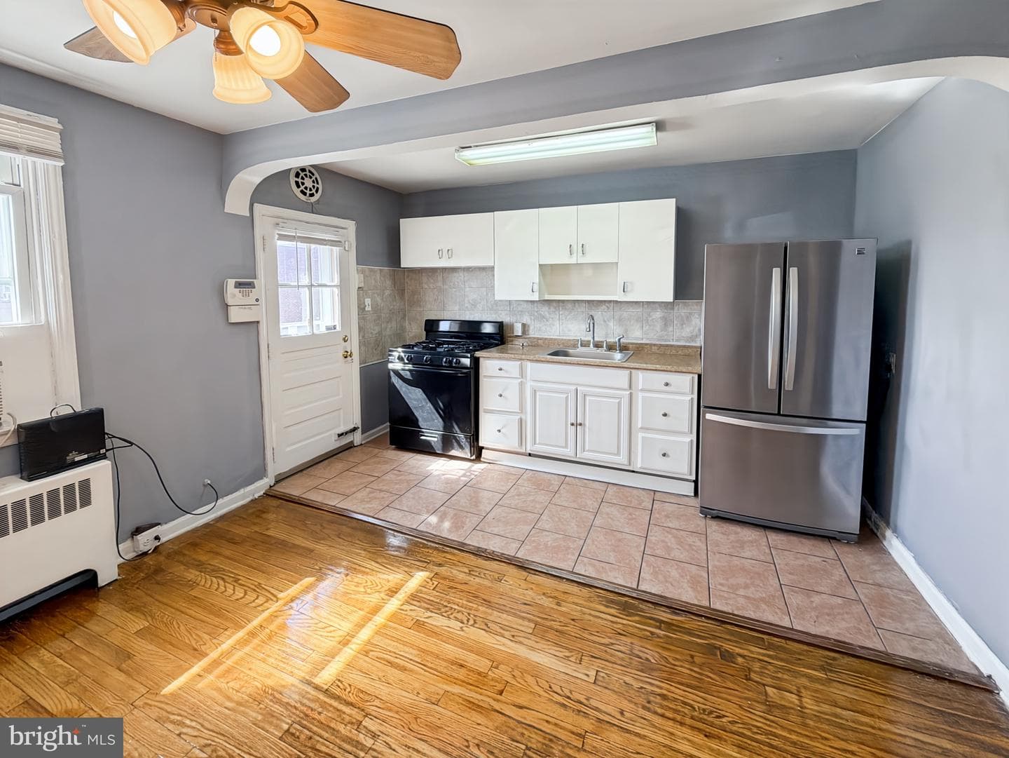 2709 E Hoffman Street photo 9