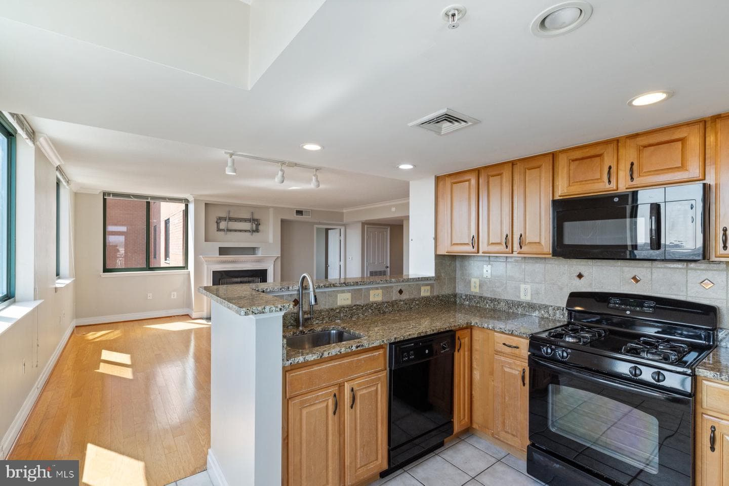 414 Water Street #2512 photo 7