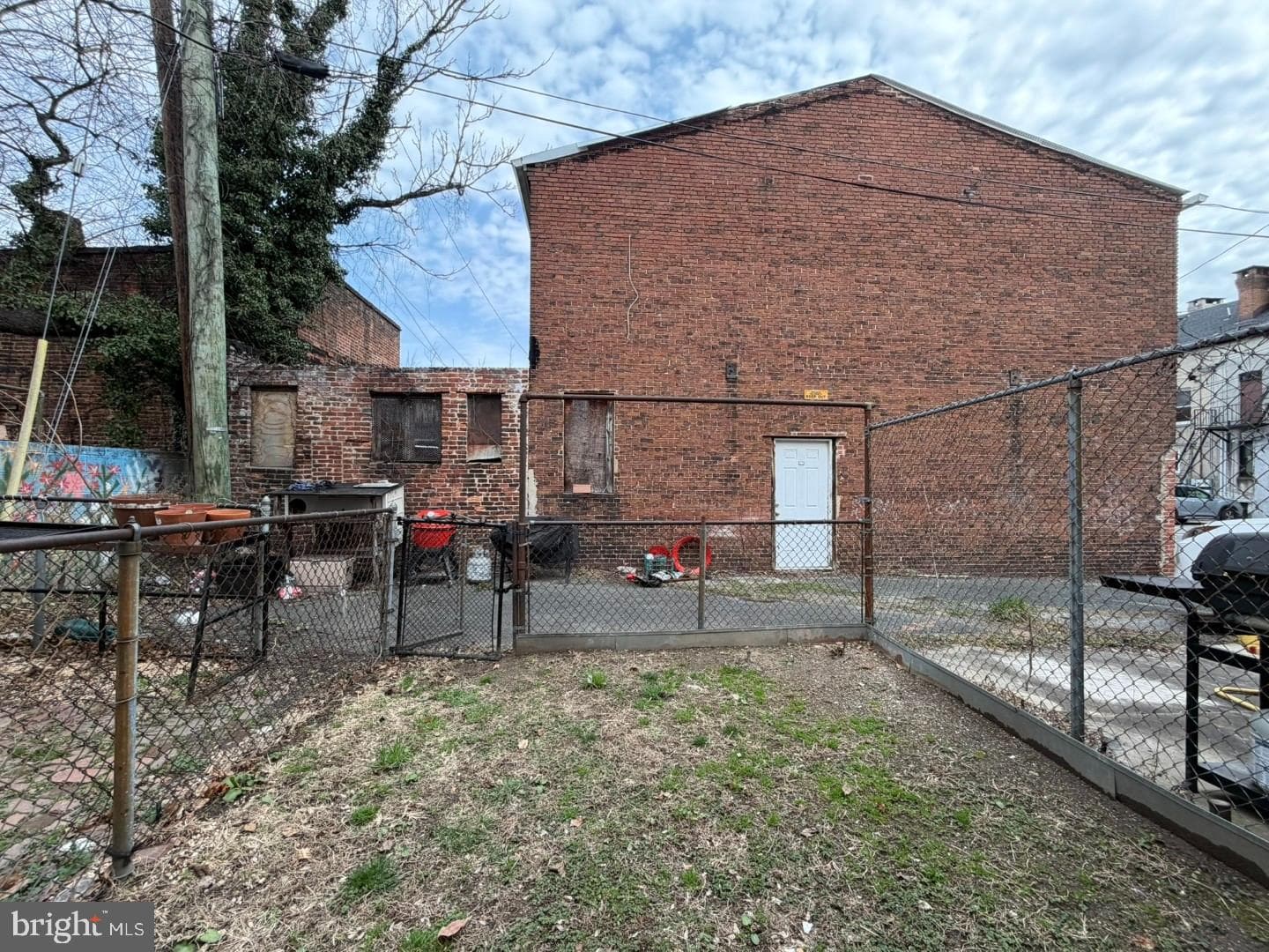 307 S Baylis Street photo 11