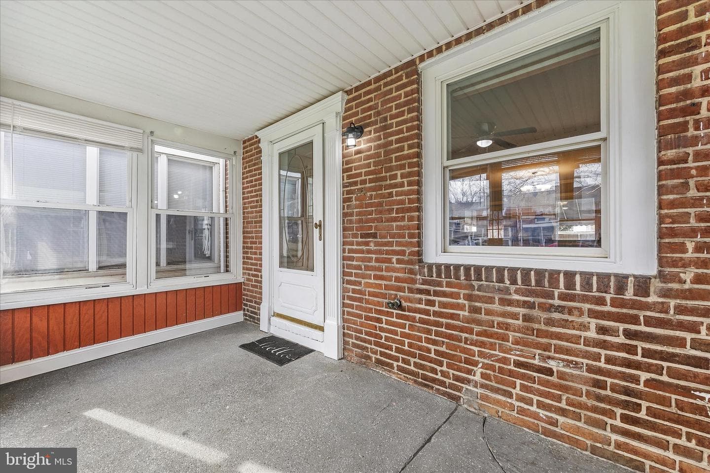 1932 Deering Avenue photo 4