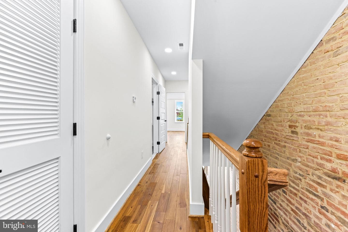 1500 Boyle Street photo 20
