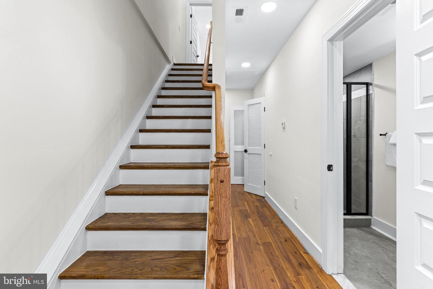 1500 Boyle Street photo 29