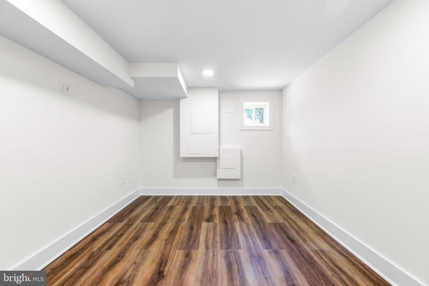 1500 Boyle Street photo 42
