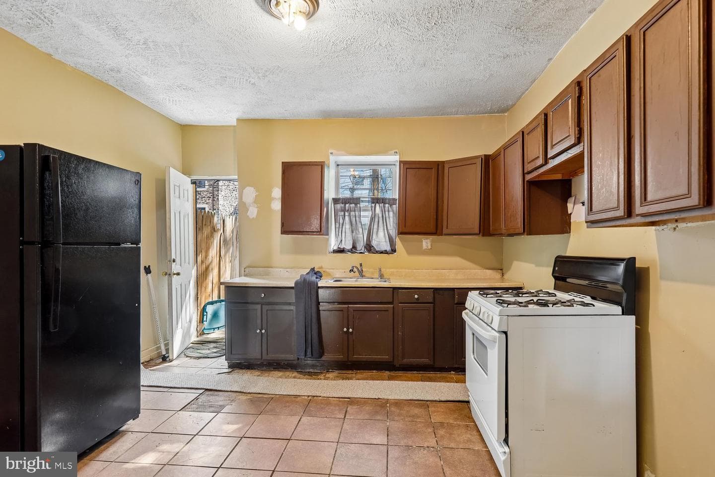 1121 Mckean Avenue photo 5