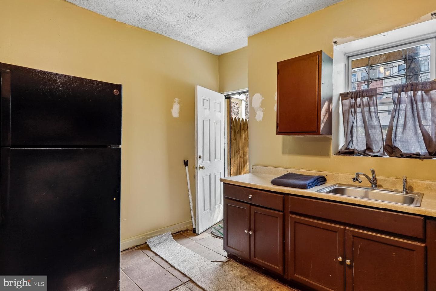 1121 Mckean Avenue photo 8