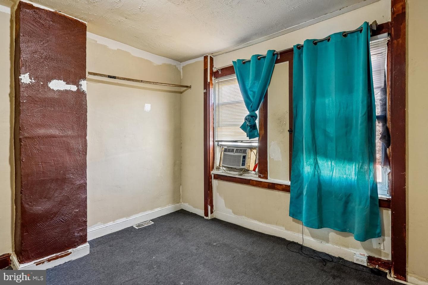 1121 Mckean Avenue photo 9