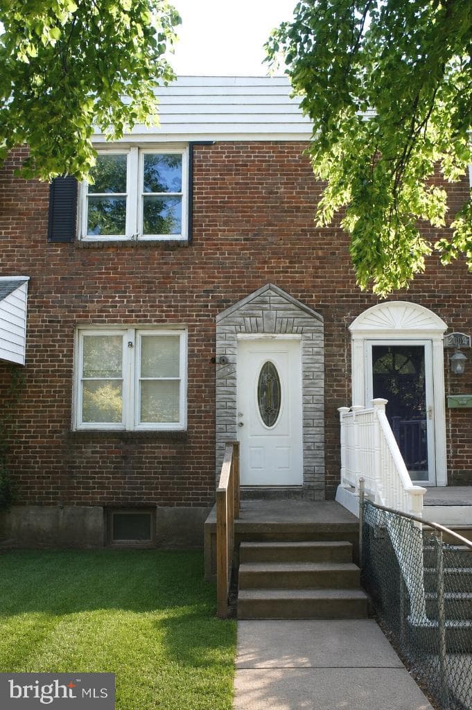 2006 Whistler Avenue photo 1