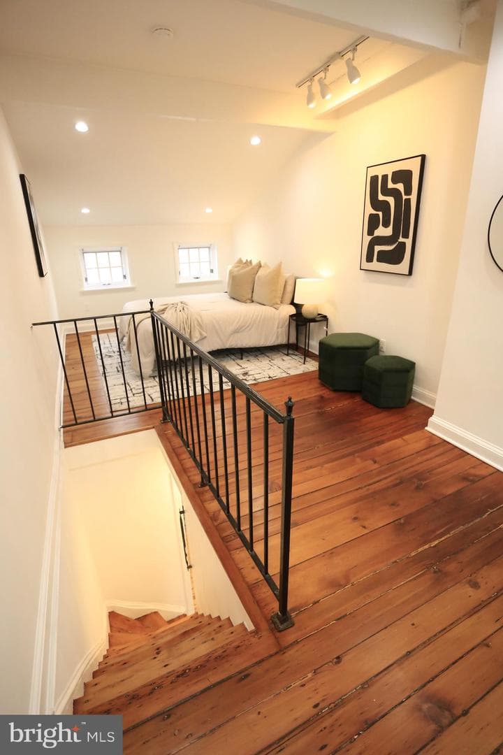 29 E Henrietta Street photo 23