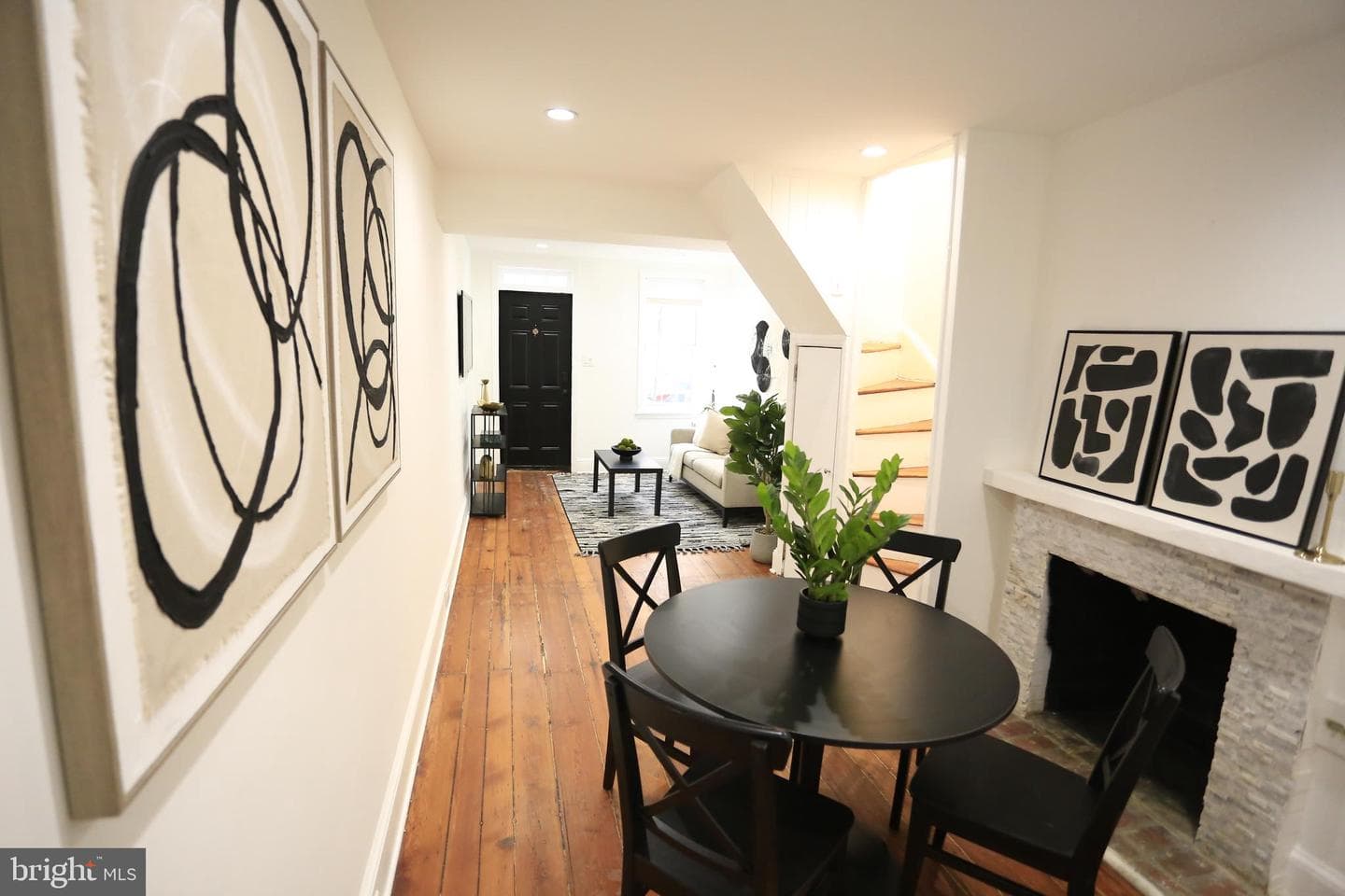 29 E Henrietta Street photo 3