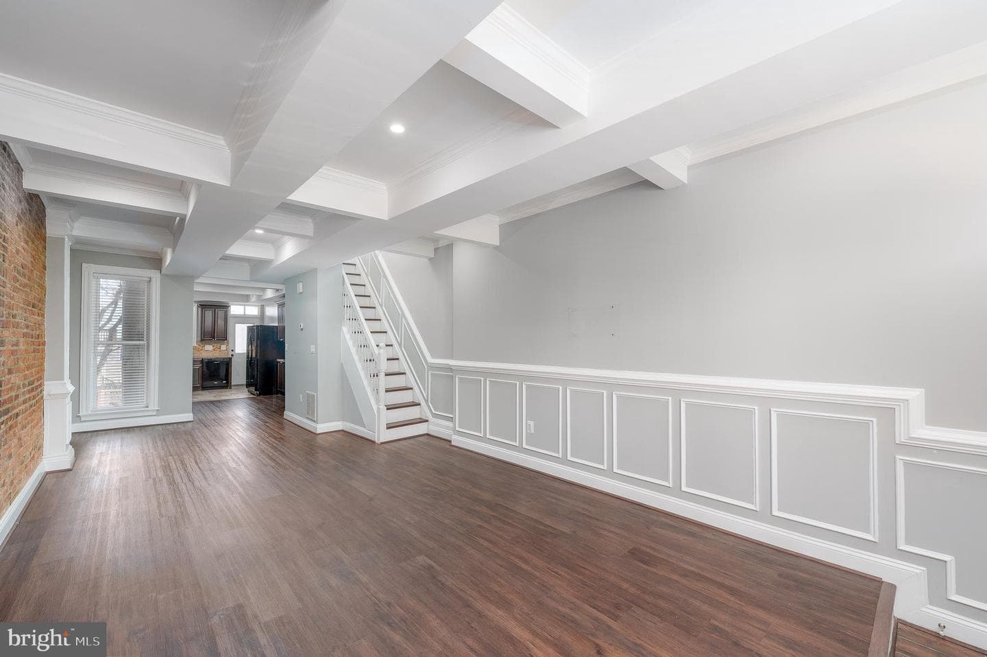 443 N Milton Avenue photo 4