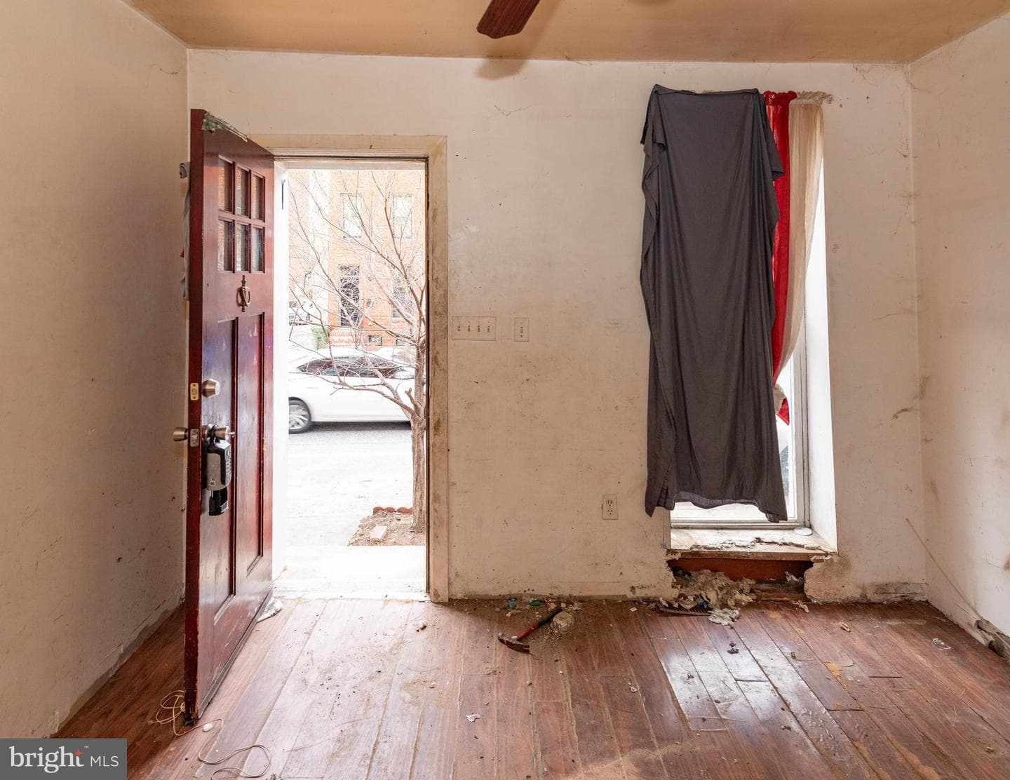 1627 S Hanover Street photo 2