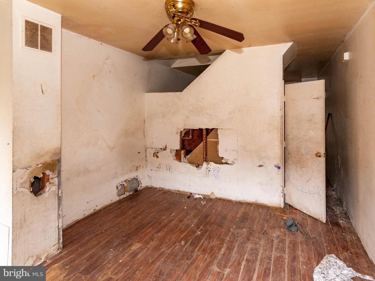 1627 S Hanover Street photo 3