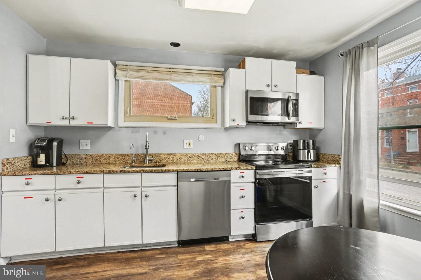 216 Scott Street photo 10