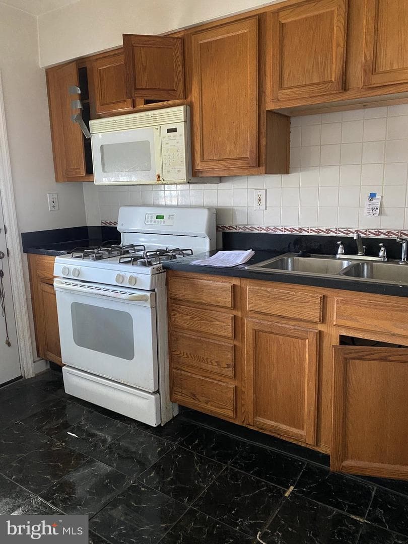 335 N Grantley Street photo 2