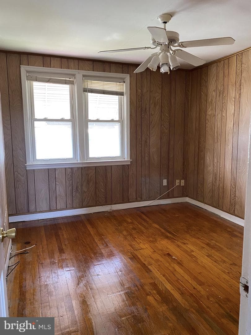 335 N Grantley Street photo 8