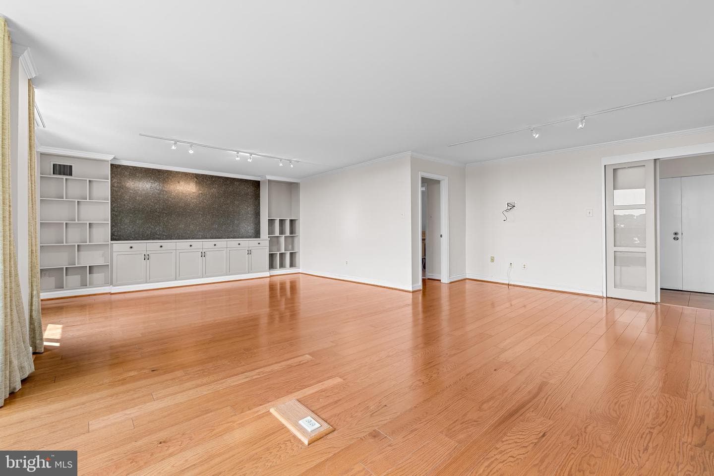4100 N Charles Street #914 photo 10