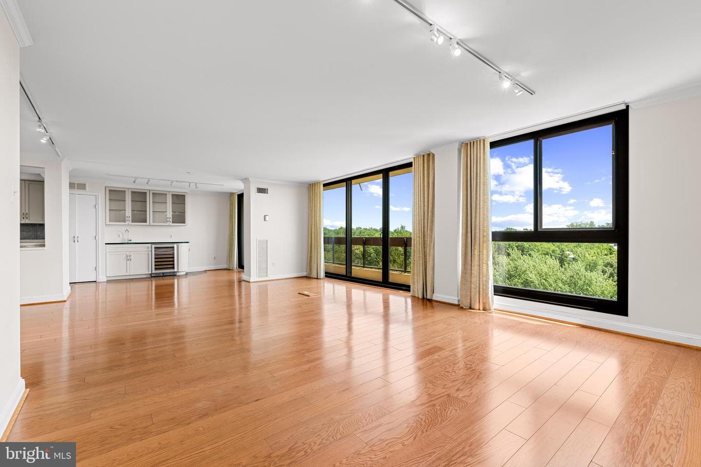 4100 N Charles Street #914 photo 12