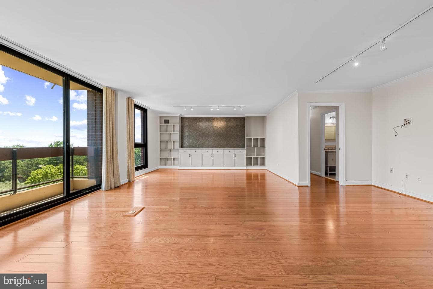 4100 N Charles Street #914 photo 8