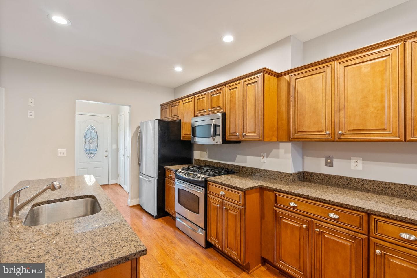 1726 Johnson Street photo 11
