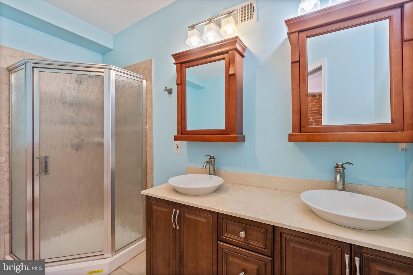 1726 Johnson Street photo 20